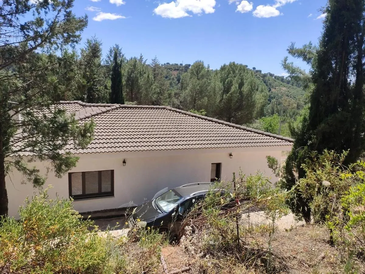 Bonita Casa Blanca En El Bosque. Villa Cordoba
