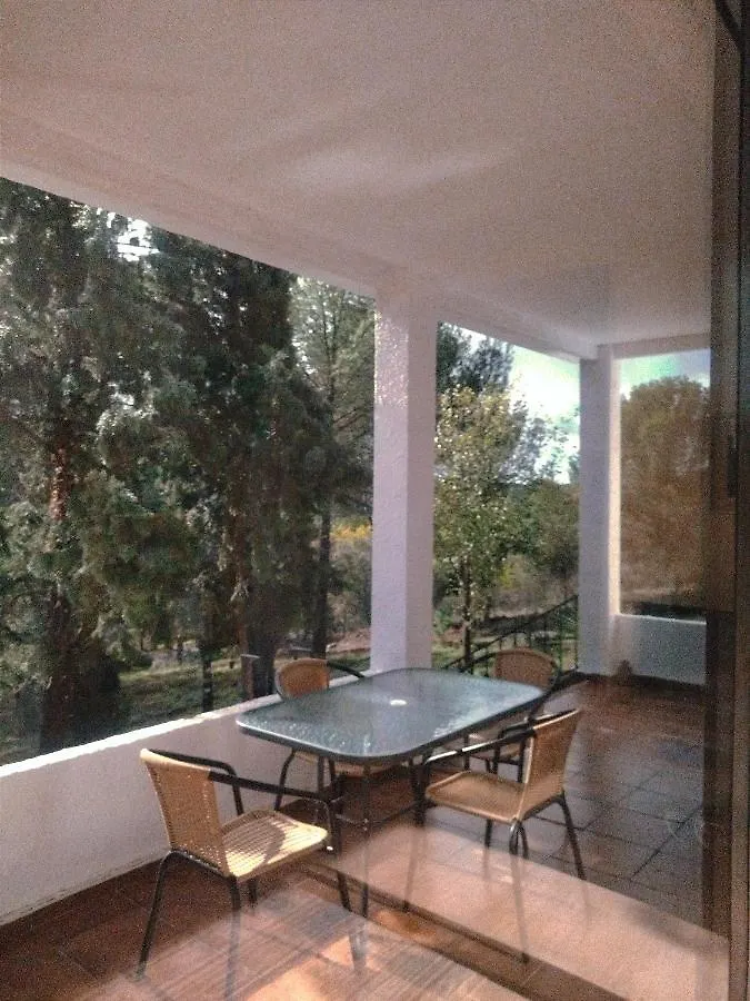 בקתה הוילה קורדובה Bonita Casa Blanca En El Bosque.