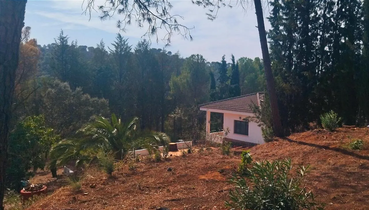 Chalet Bonita Casa Blanca En El Bosque. Villa Cordoba